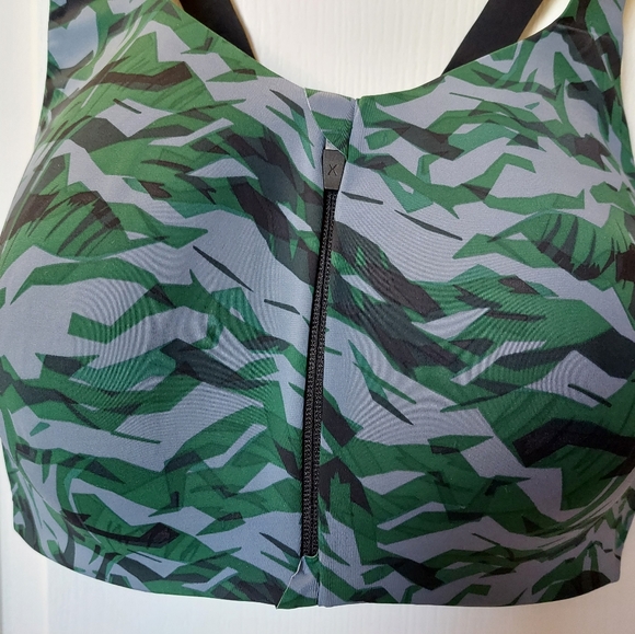 Knix Catalyst Front Zip Sports Bra - Picture 2 of 7